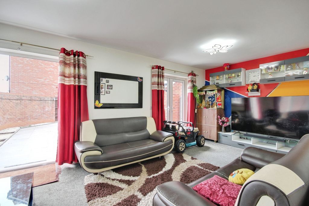 Property photo 3 of 16