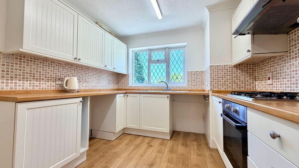 Property photo 2 of 15 Kitchen