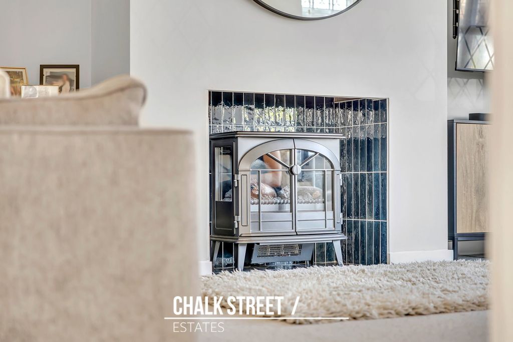 Property photo 3 of 24