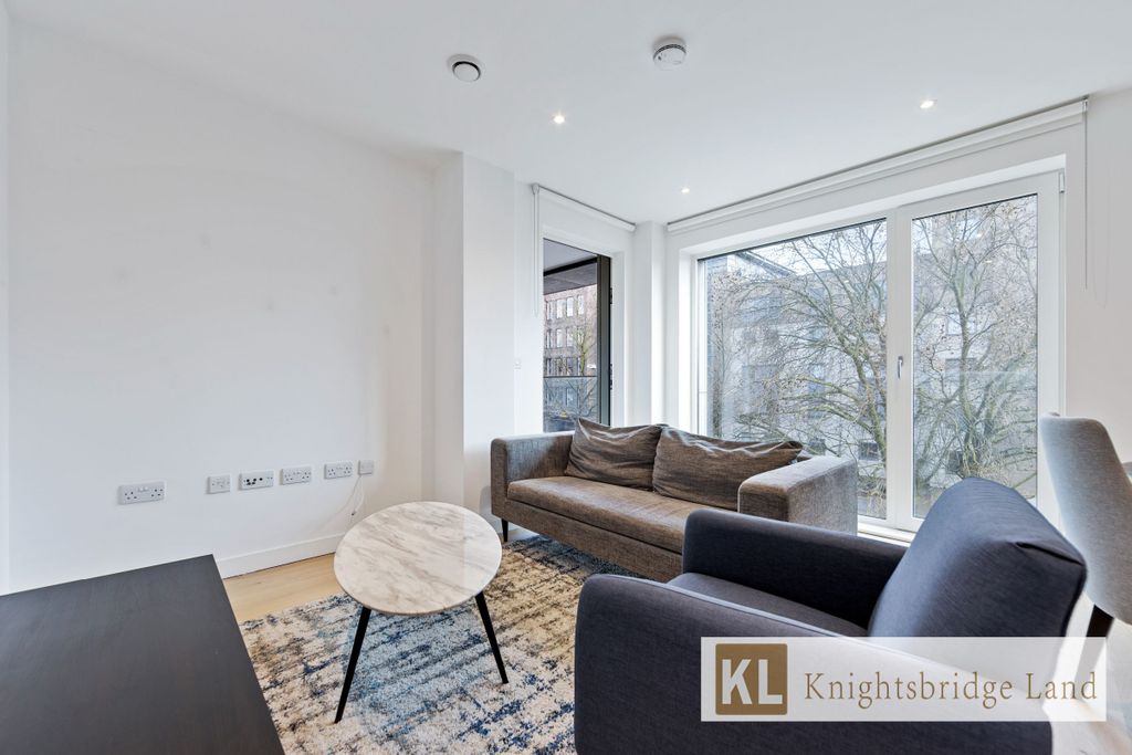 Property photo 3 of 12