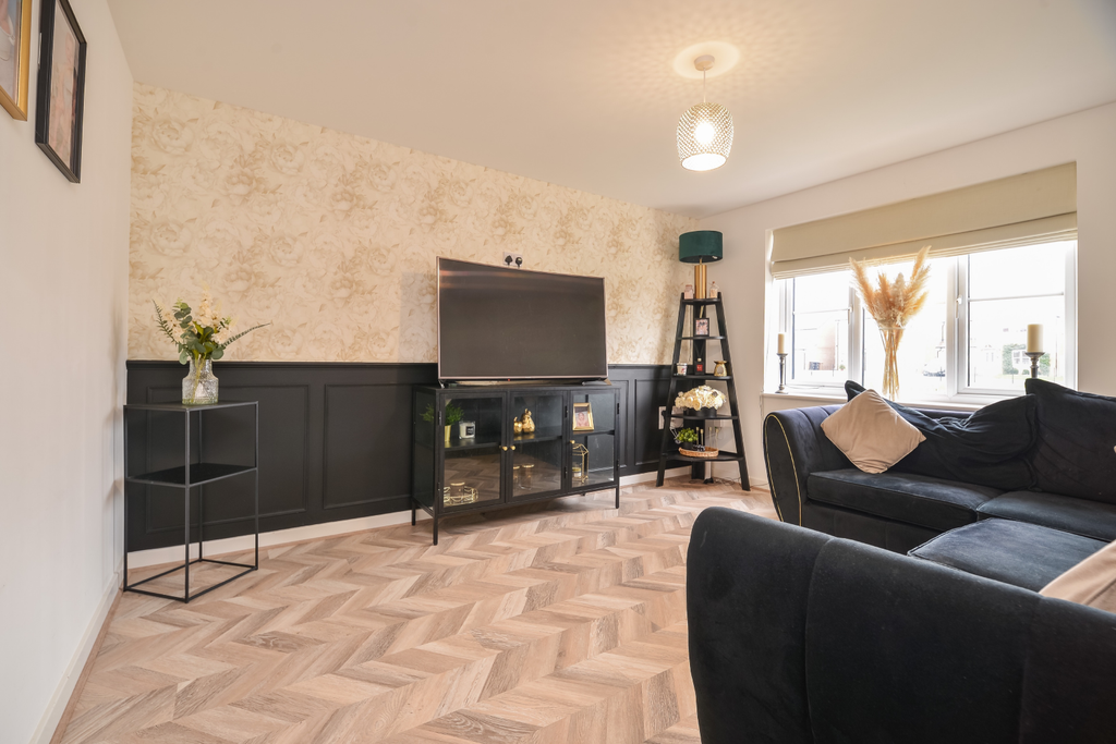 Property photo 2 of 27