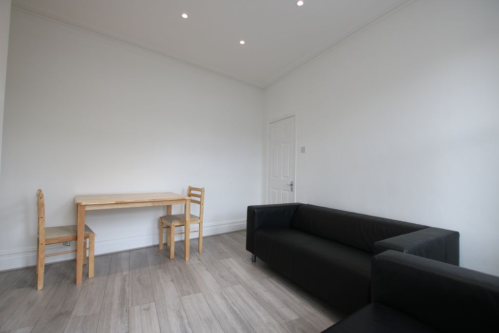 Property photo 3 of 13 Img_4033