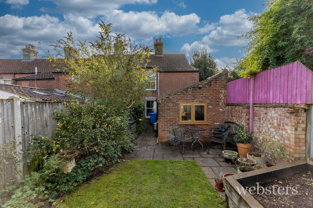 Property photo 3 of 33