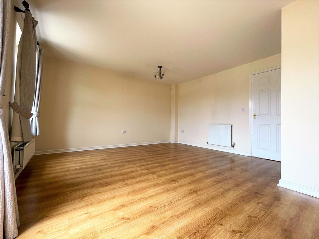 Property photo 2 of 10 Lounge