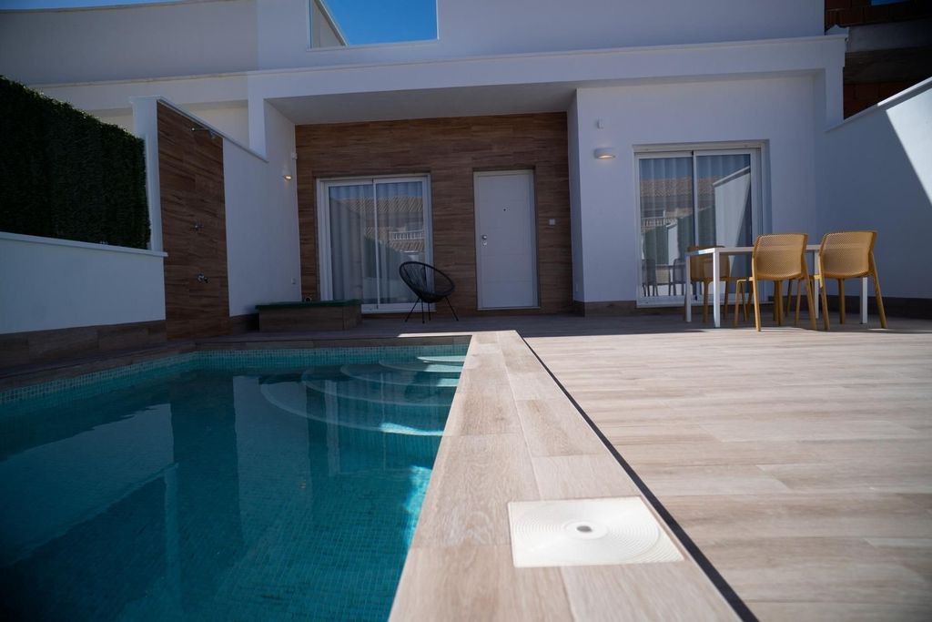 Property photo 1 of 39