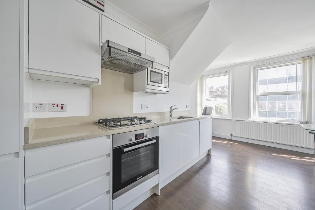 Property photo 1 of 11 Kitchen