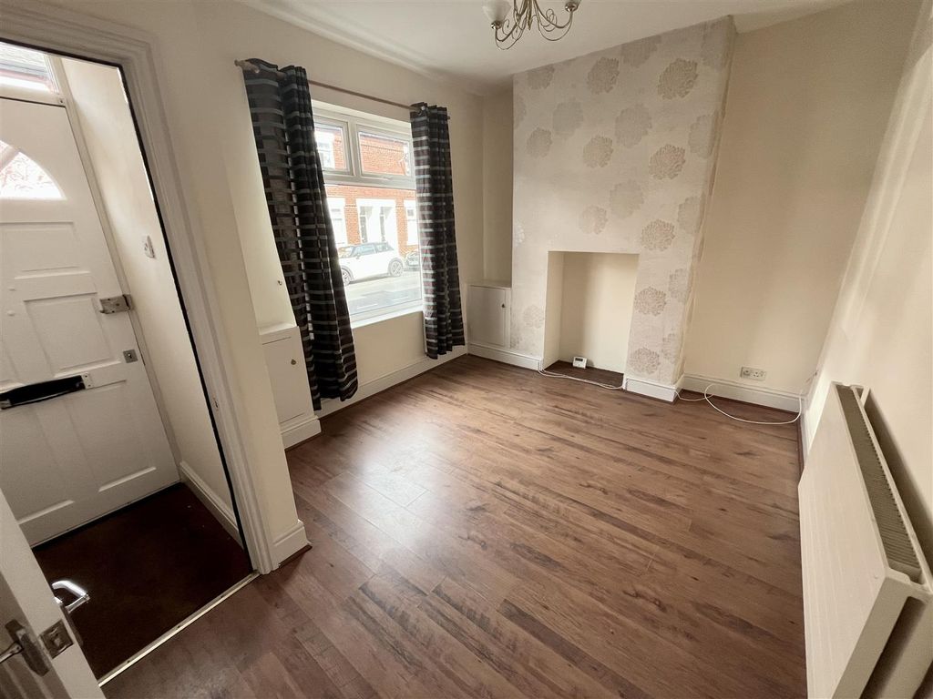 Property photo 2 of 12