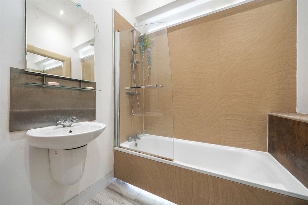 Property photo 3 of 12 Picture No. 05