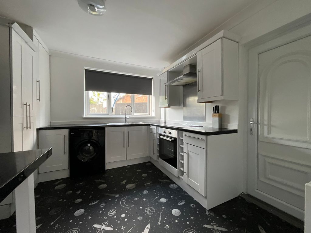 Property photo 3 of 21 4211736