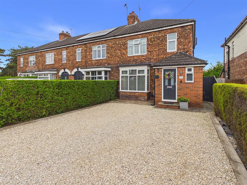 Property photo 1 of 17 Blackburn Avenue - Main