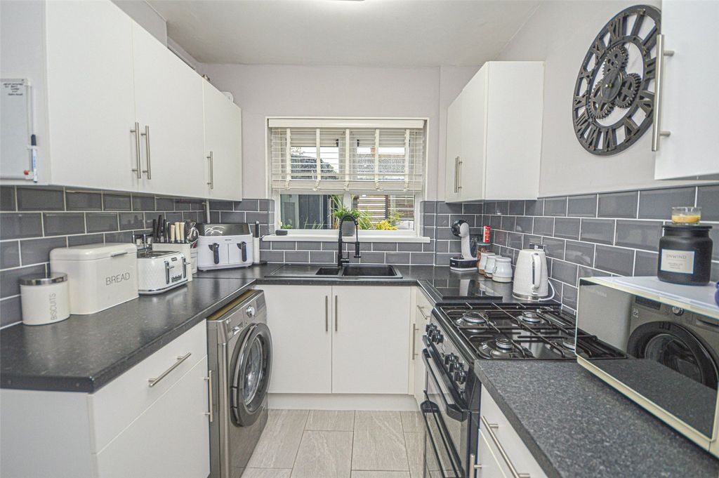 Property photo 3 of 10 Picture No. 04