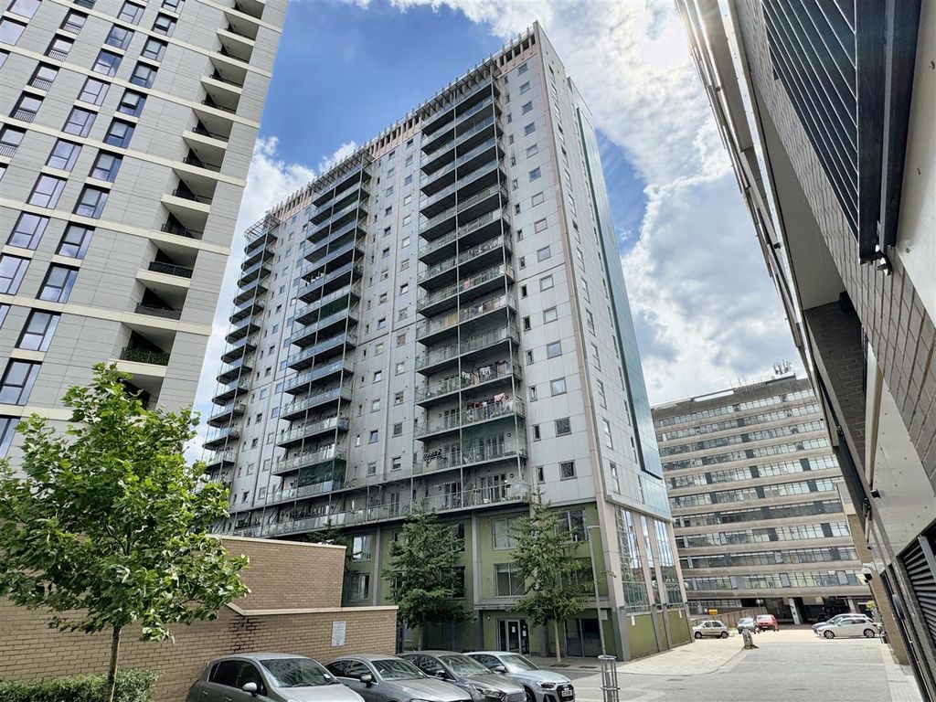 Property photo 1 of 10 External