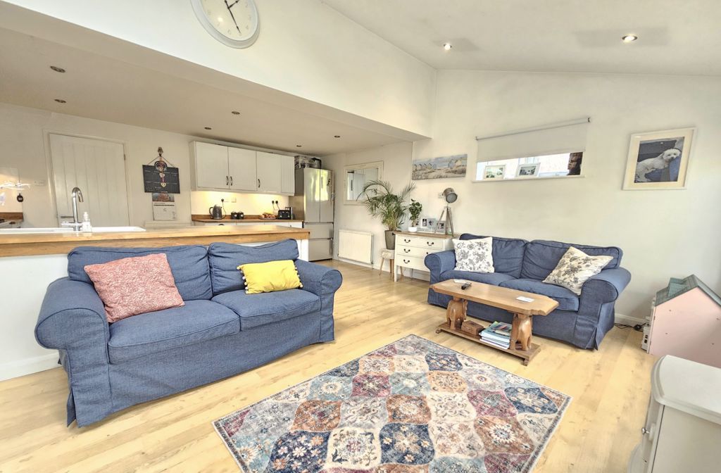 Property photo 2 of 15 Kitchen