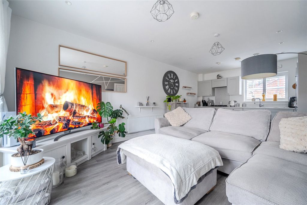 Property photo 2 of 16 Picture No. 30