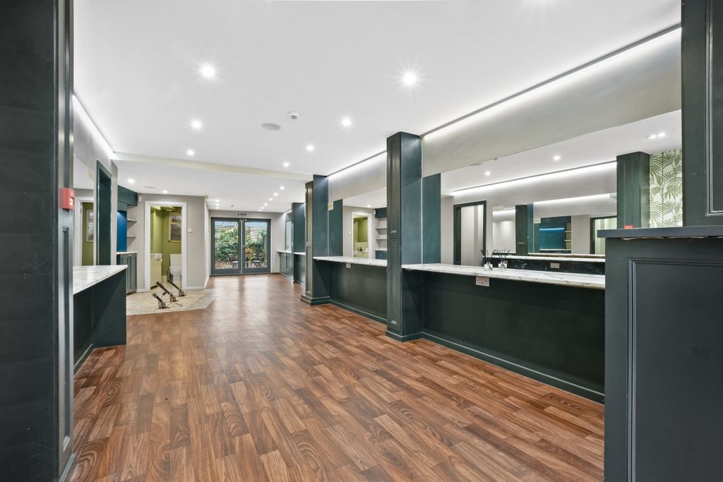 Property photo 3 of 11 12-A499Gcdan - 74 Highgate High St - Shop 4 -Origi