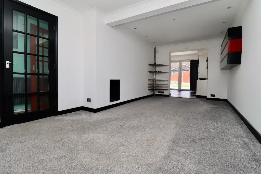 Property photo 3 of 11 Photo 3