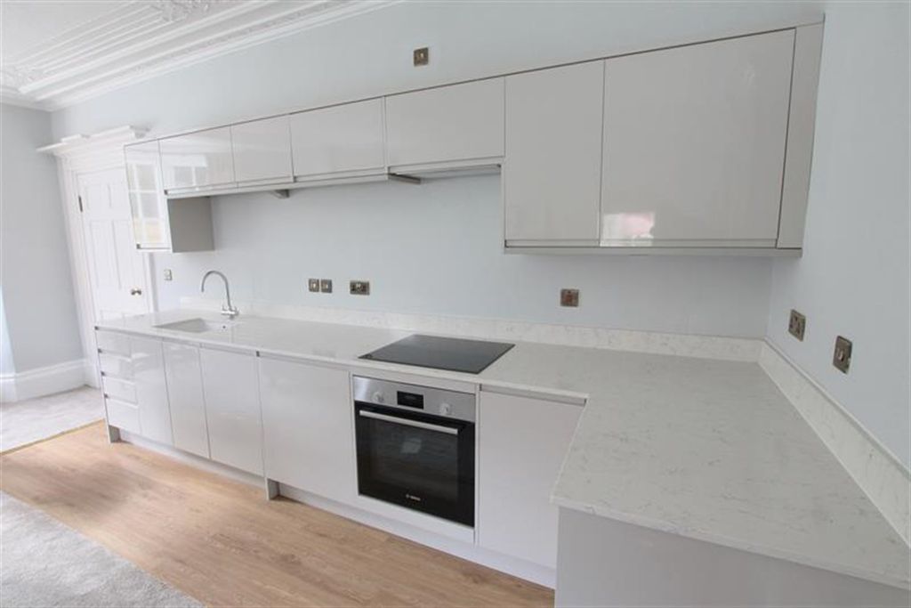 Property photo 2 of 14 Kitchen