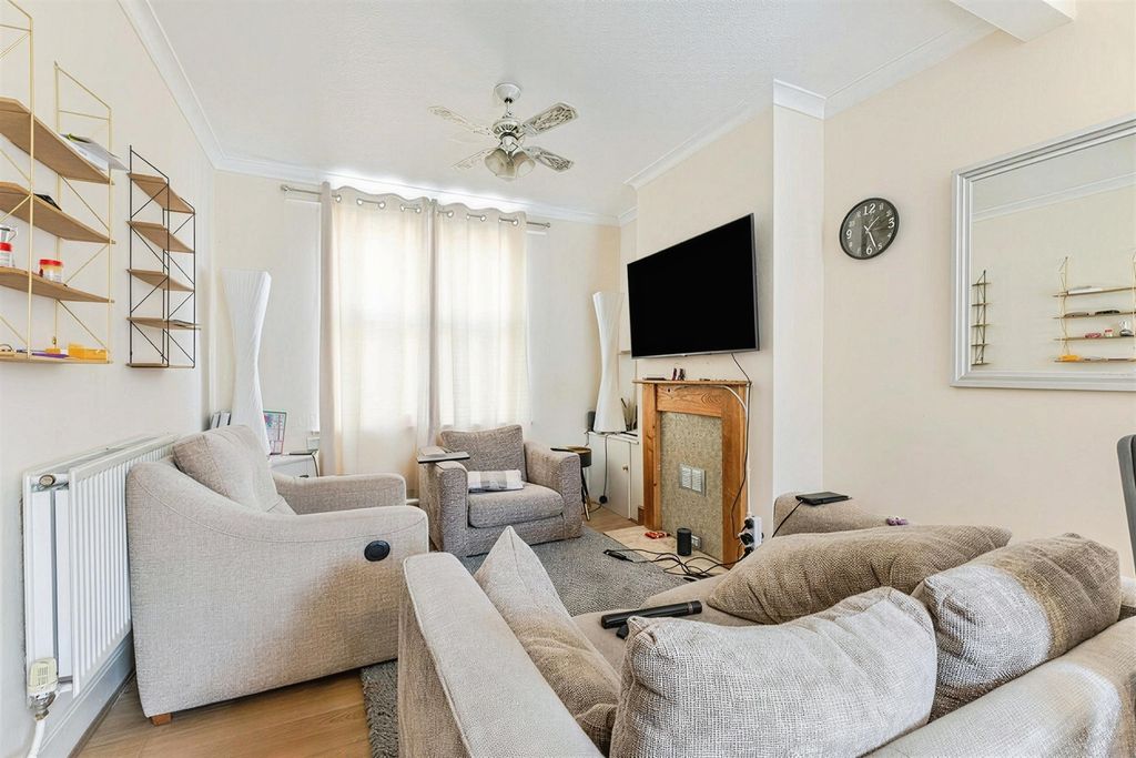 Property photo 3 of 20