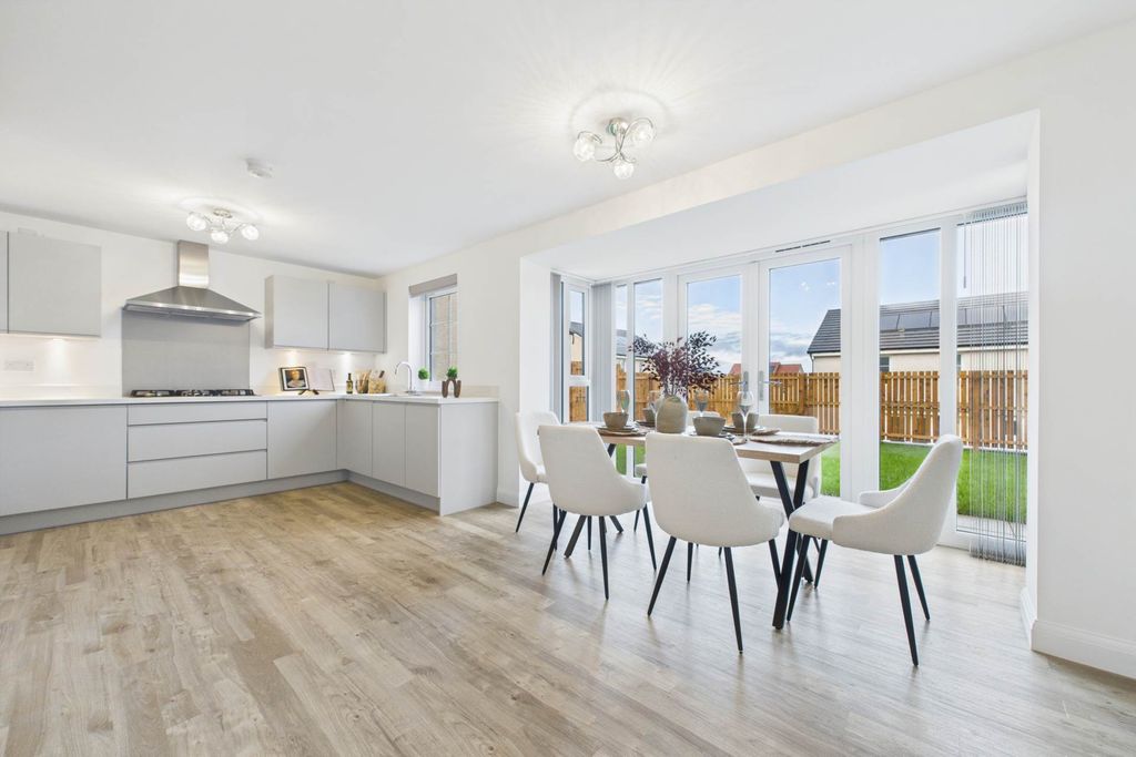 Property photo 2 of 38