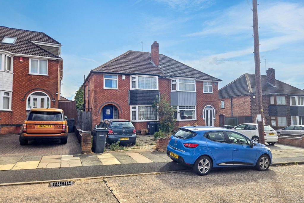 Property photo 1 of 15 51 Fairbourne Avenue, Birmingham, B44 9An