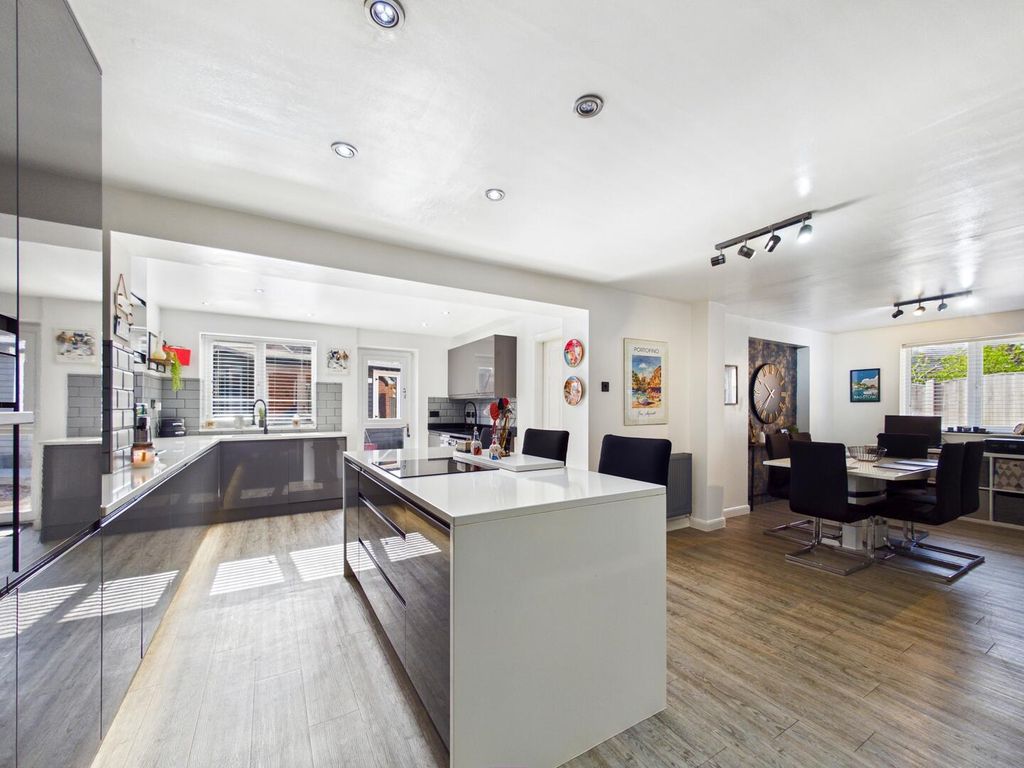 Property photo 2 of 16 Kitchen