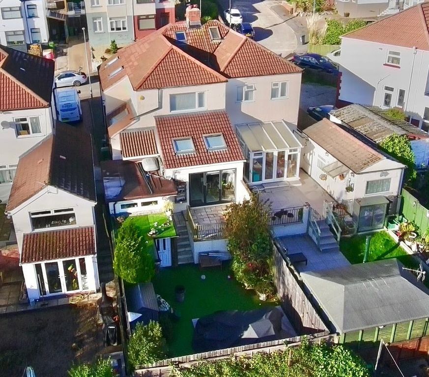 Property photo 2 of 22