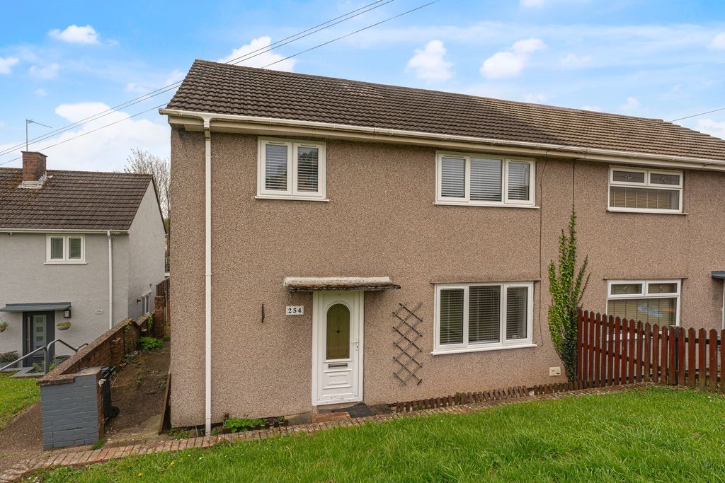 Property photo 1 of 32