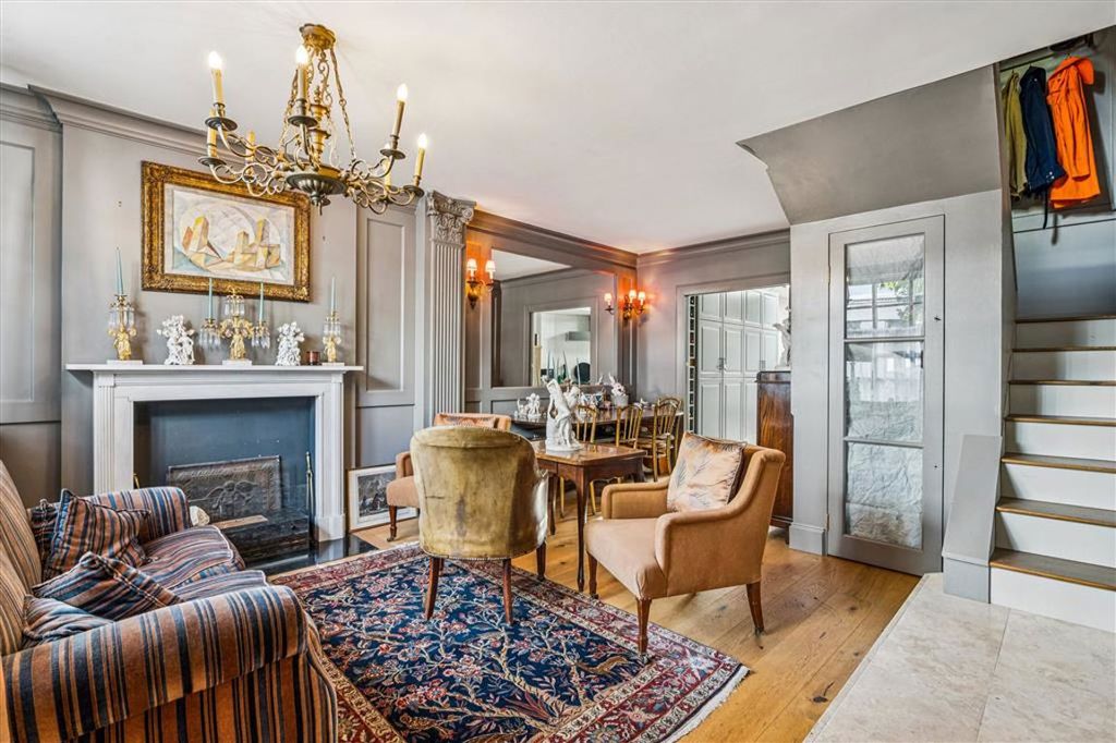 Property photo 2 of 8