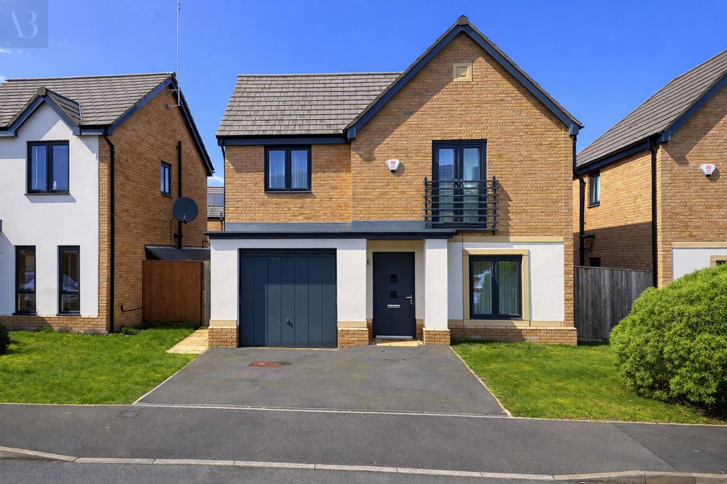 Property photo 1 of 33 1. Fronthouse1