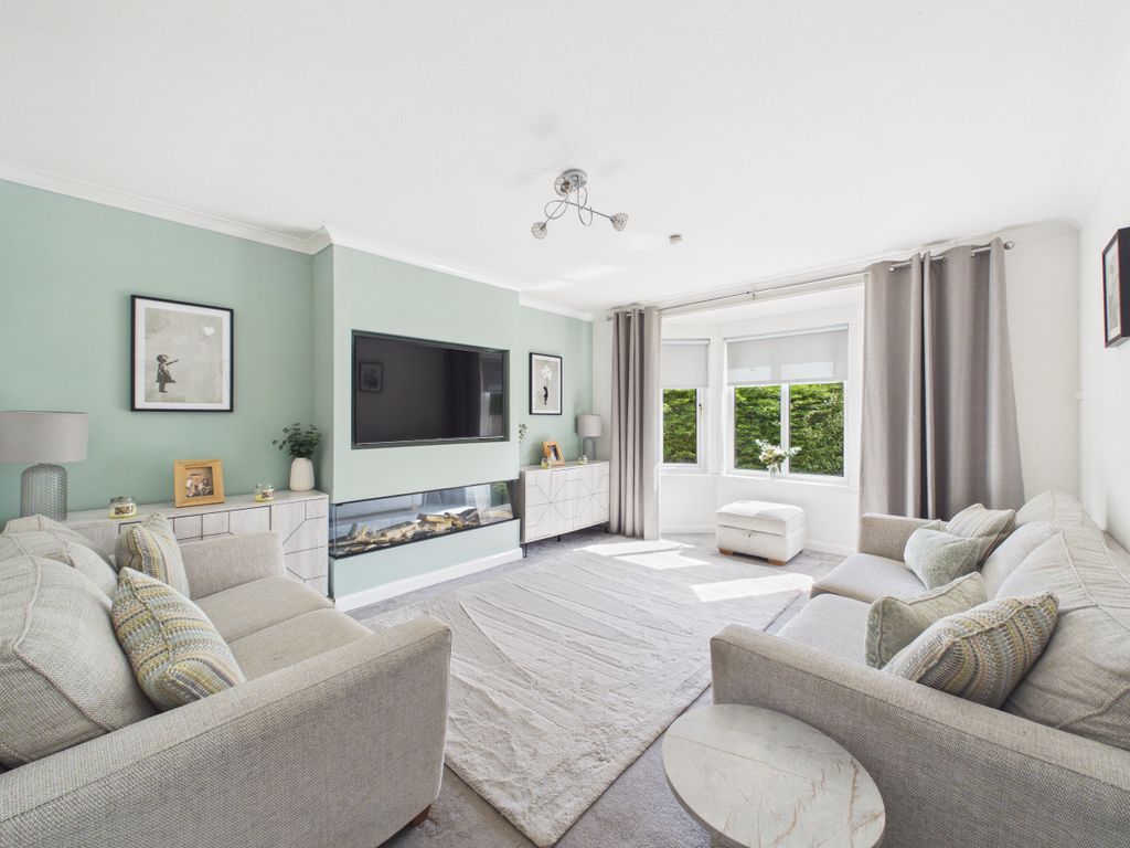 Property photo 2 of 27