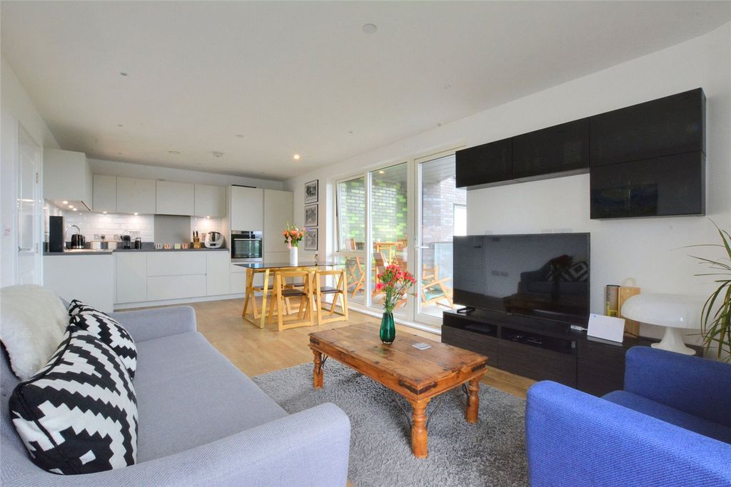 Property photo 1 of 16 Picture No. 04