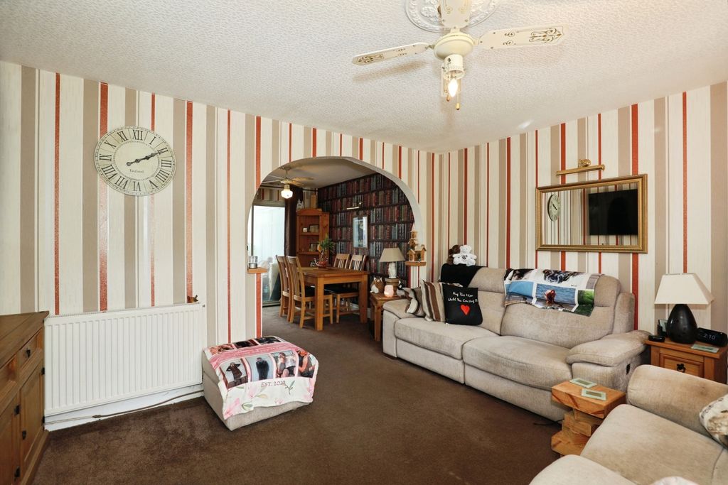 Property photo 2 of 19 Pbox-Img.Jpg