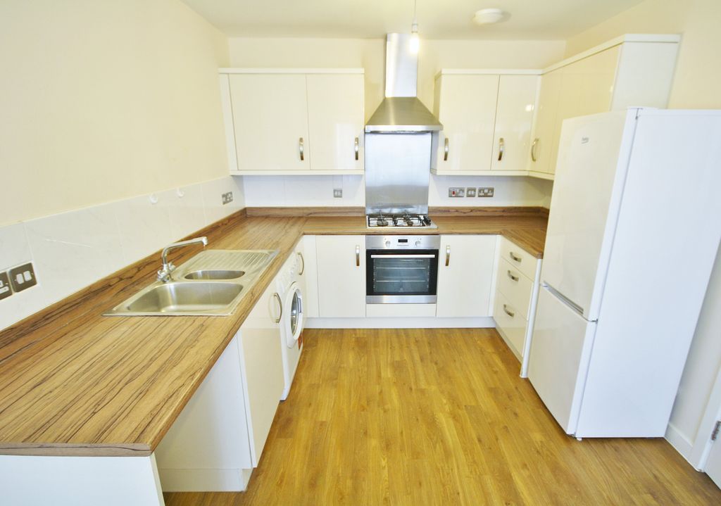 Property photo 2 of 13 Kitchen