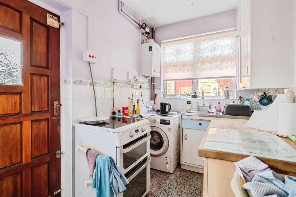 Property photo 3 of 17