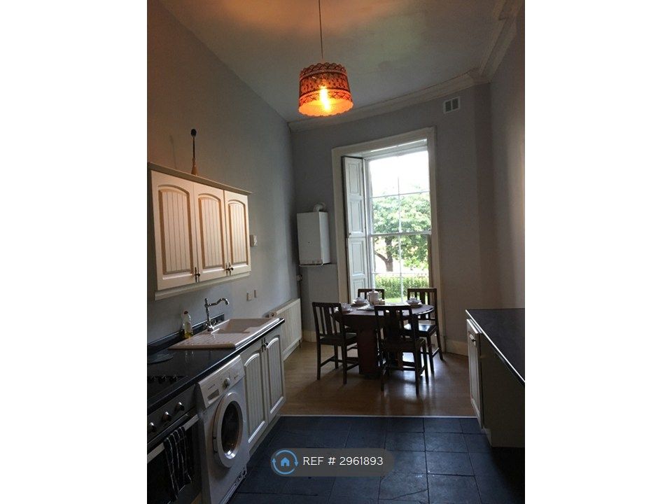 Property photo 2 of 11 Kitchen1