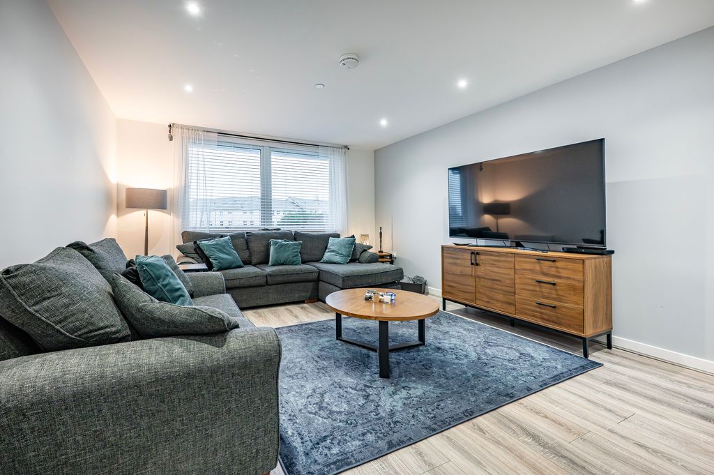 Property photo 2 of 38