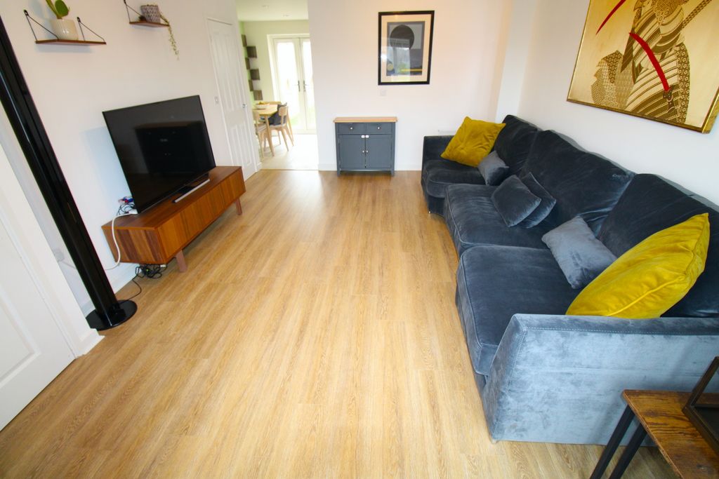 Property photo 3 of 16 Photo 1