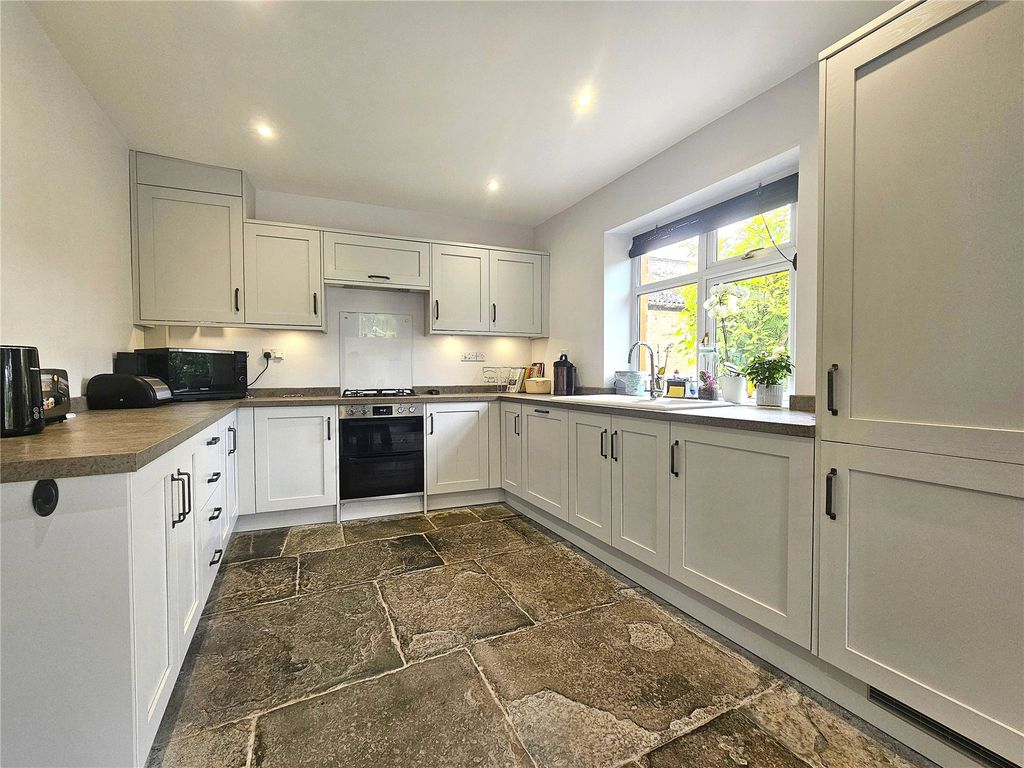 Property photo 3 of 23 Picture No. 51