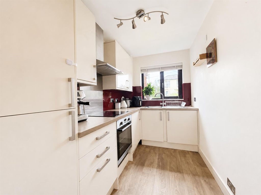 Property photo 2 of 10 Kitchen.Png