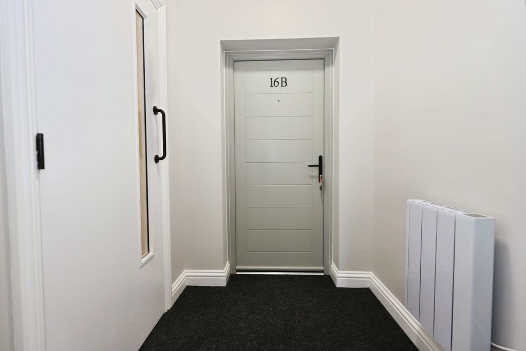 Property photo 1 of 19 Pbox-Img.Jpg