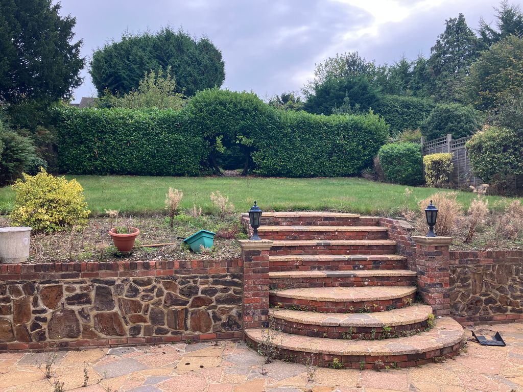 Property photo 2 of 20