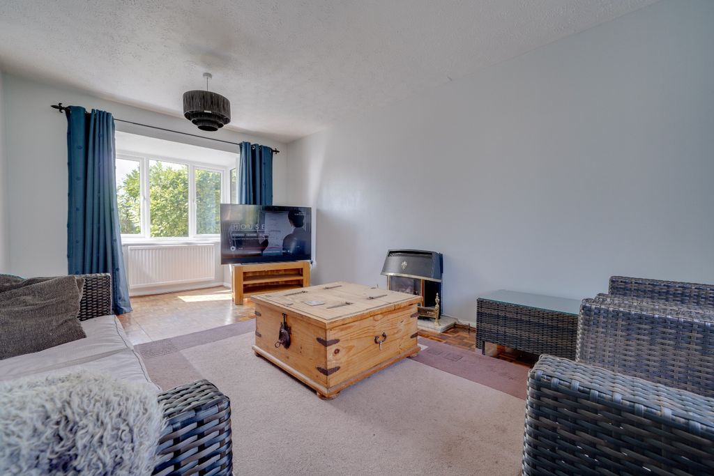 Property photo 2 of 19 3853221