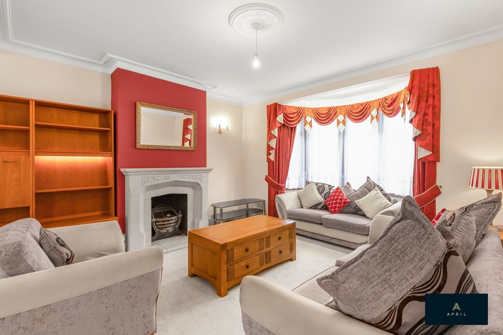 Property photo 3 of 34 Picture No. 19