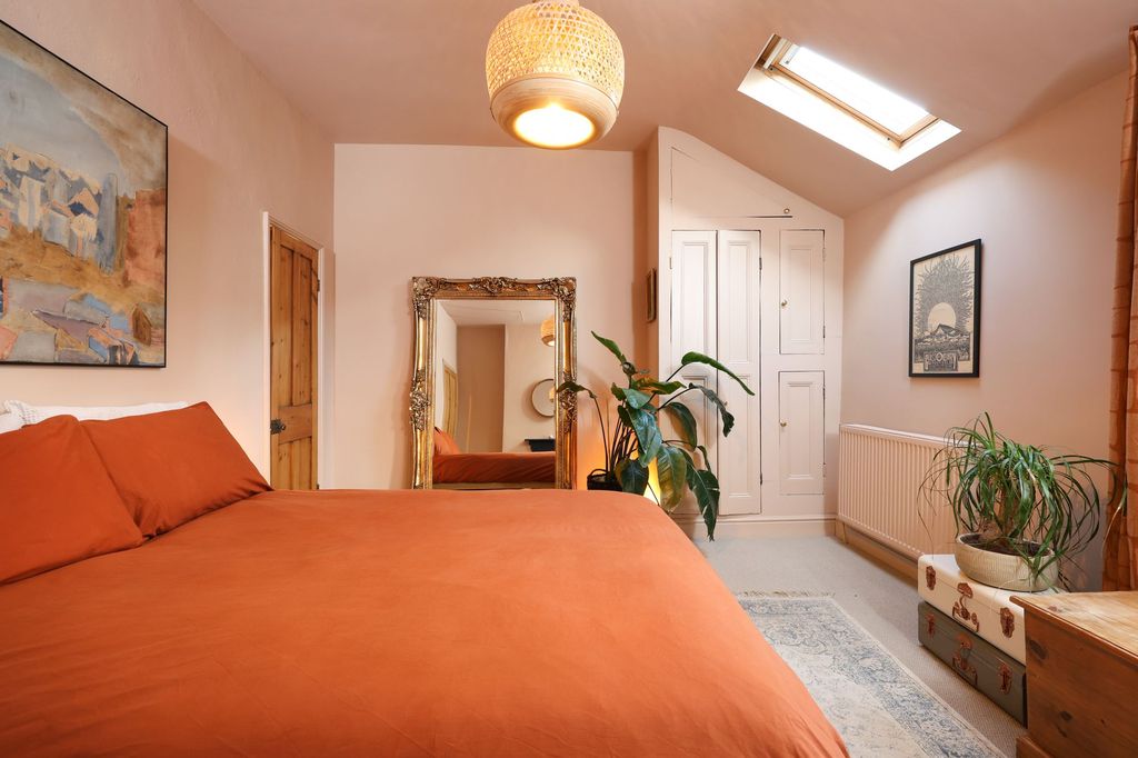 Property photo 1 of 24