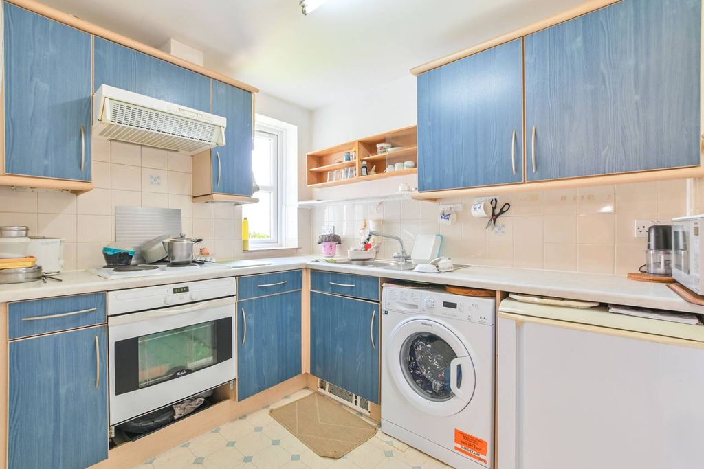 Property photo 3 of 11