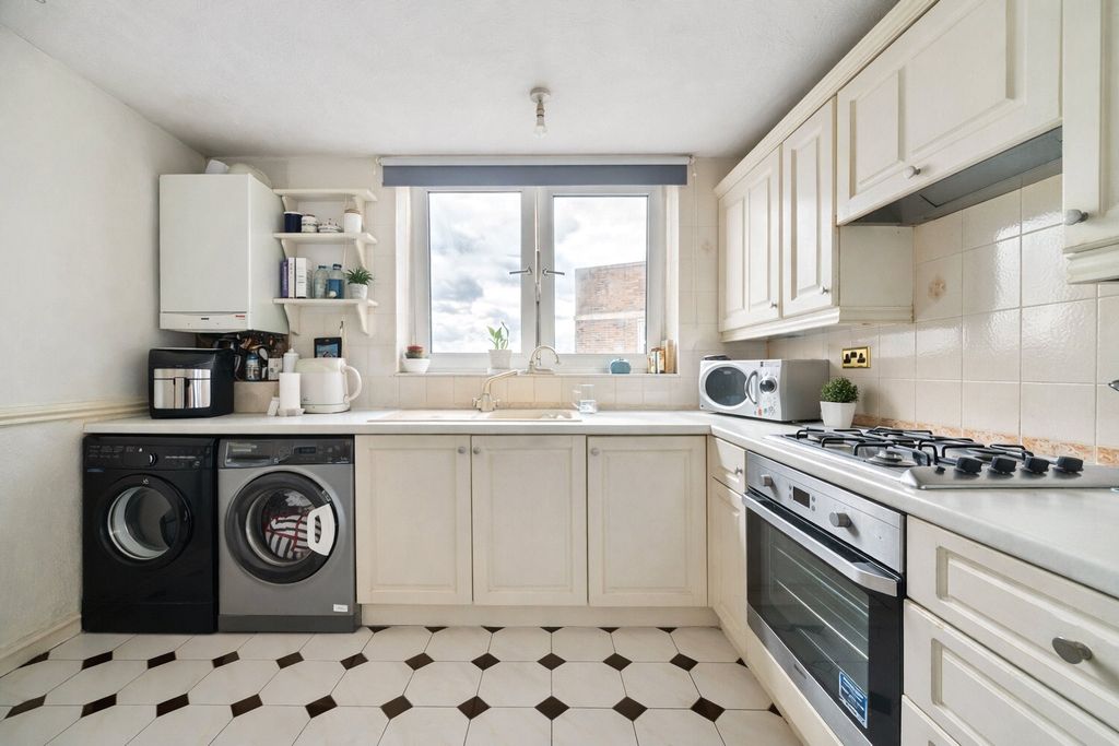 Property photo 3 of 14 Picture No. 27