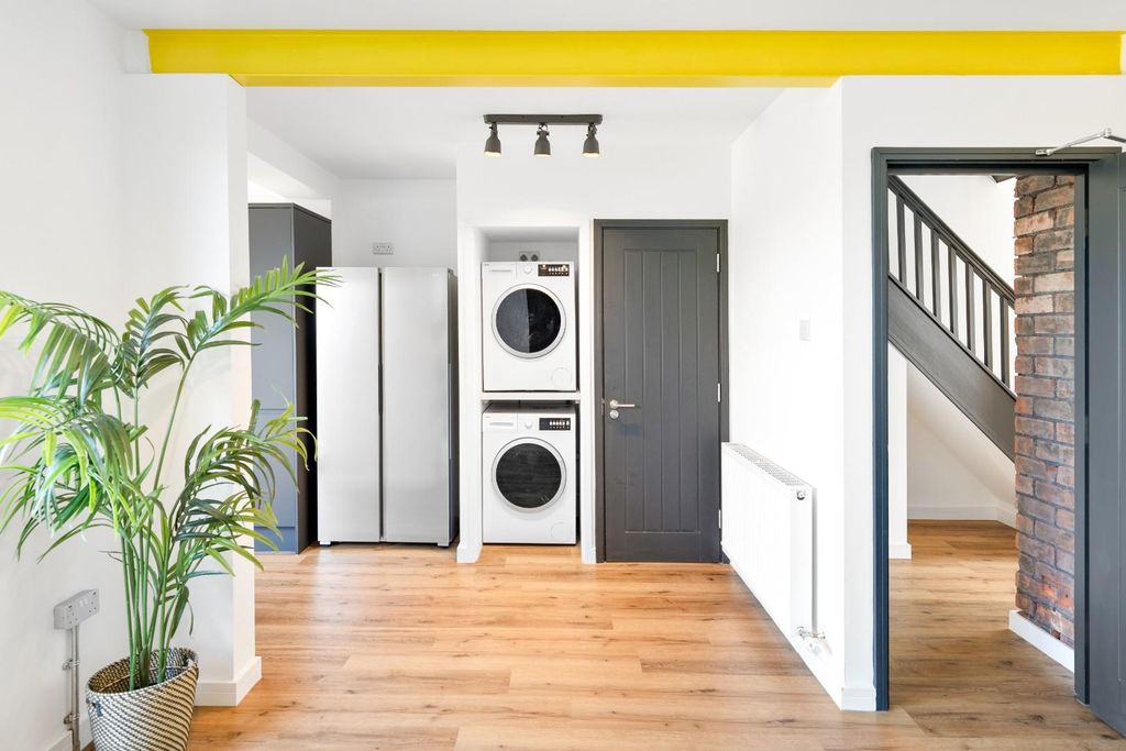 Property photo 3 of 11 3 (2).Jpg