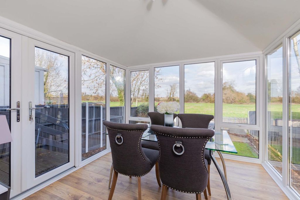 Property photo 3 of 15 Conservatory