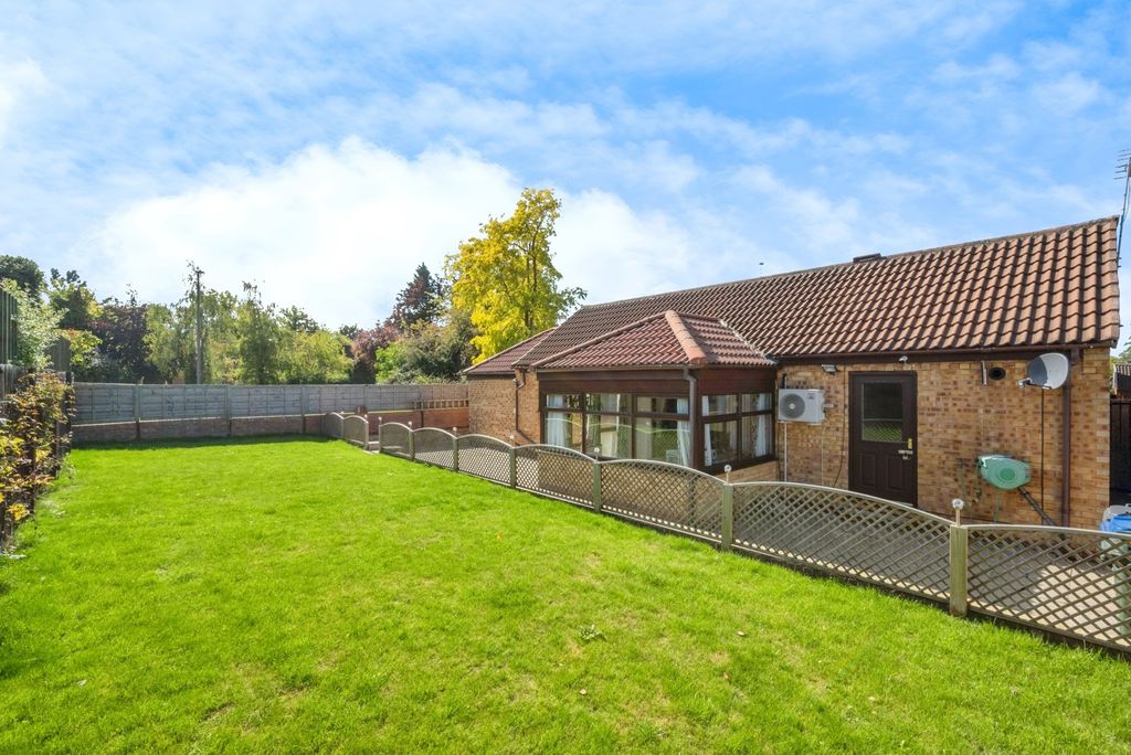 Property photo 3 of 18 Garden