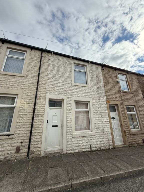 Property photo 1 of 6